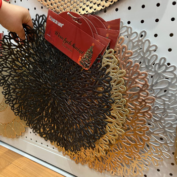 Galda paklājiņš FLORA, rozā zelts Galda paklājiņš FLORA, rozā zelts