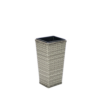 Lillepott GENEVA 26,5x26,5xH56cm, terasraam plastikpunutisega, värvus: hall Lillepott GENEVA 26,5x26,5xH56cm, terasraam plastikpunutisega, värvus: hall