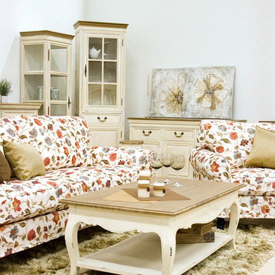 Шкаф-витрина SAMIRA 60x35xH195,5см, антично-белый/натуральный Шкаф-витрина SAMIRA 60x35xH195,5см, антично-белый/натуральный