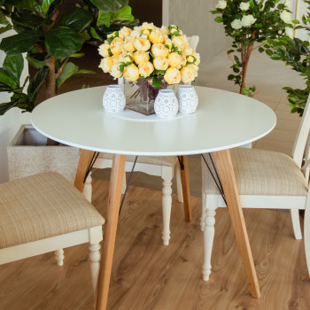 Söögilaud HELENA WHITE D100xH75cm, lauaplaat: 18mm MDF, värvus: valge, jalad tammepuidust Söögilaud HELENA WHITE D100xH75cm, lauaplaat: 18mm MDF, värvus: valge, jalad tammepuidust