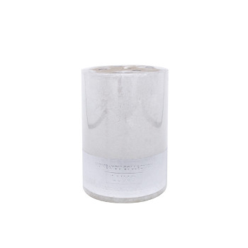 Svece LUXO, D6.8xH9.5cm, balts metālisks (bez smaržas) Svece LUXO, D6.8xH9.5cm, balts metālisks (bez smaržas)